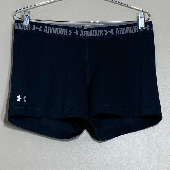 Under Armour Woman’s athletic stretch fabric shorts size Large - Picture 4 of 8